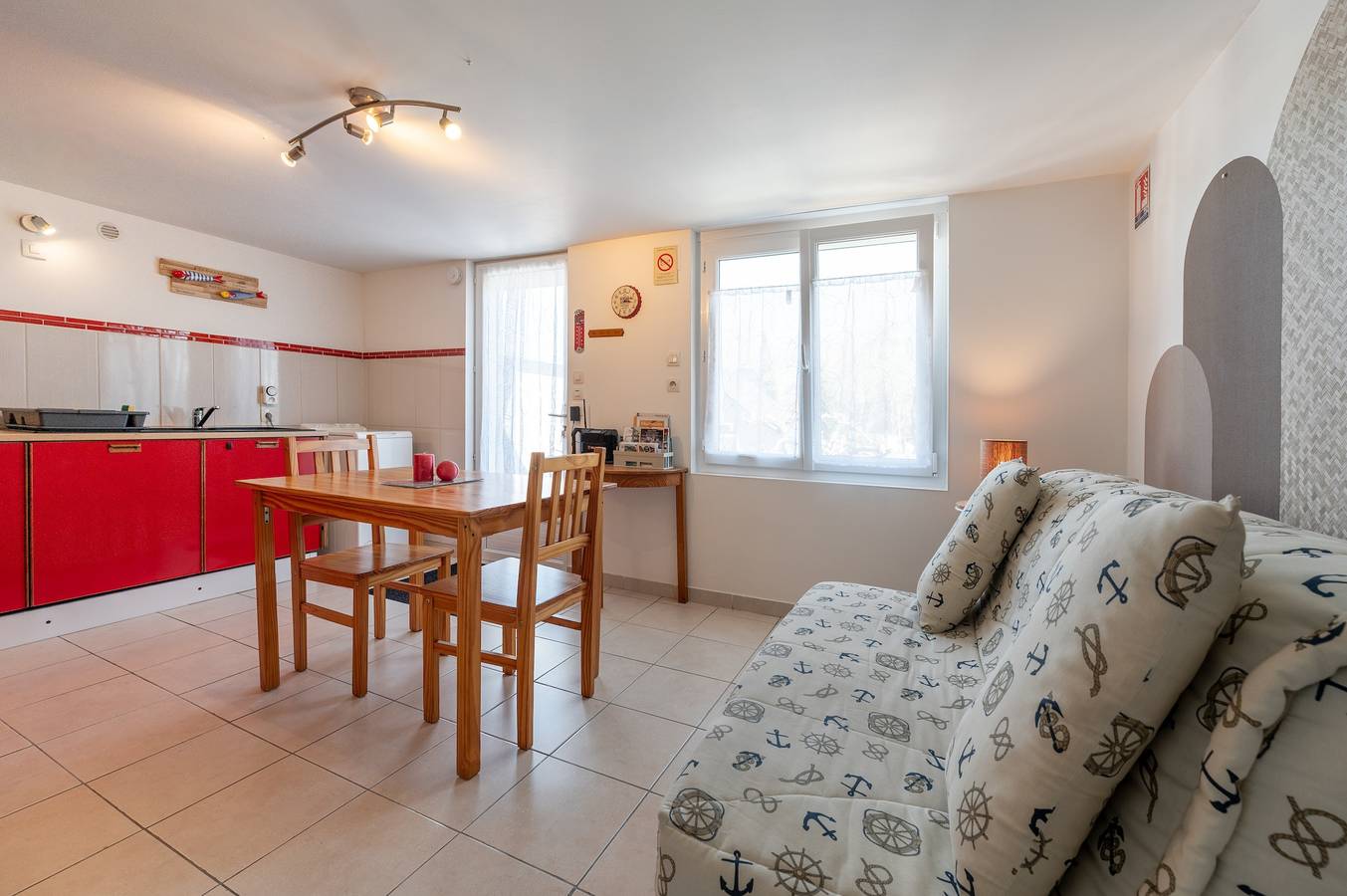Ganze Wohnung, Ferienwohnung 'Valou' mit privater Terrasse, Gemeinschaftsgarten und Wi-Fi in Sainte-Anne-d'Auray, Côte des Mégalithes