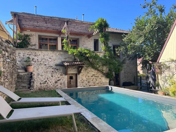 Casa de vacaciones para 4 personas, con piscina además de jardín y vistas - 1