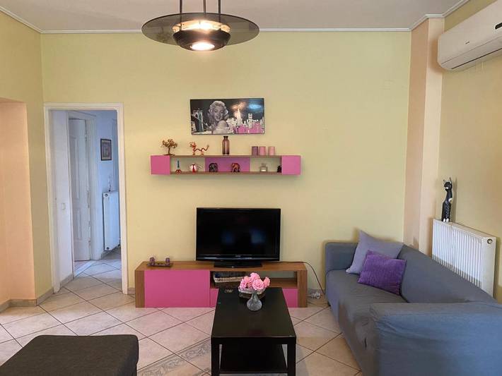 Apartamento para 6 personas, con jardín además de terraza y vistas en Corinto
