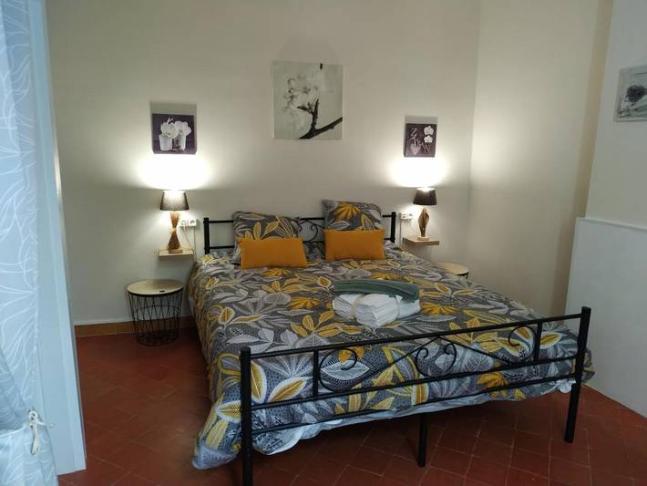 Chambre d’hôte pour 2 personnes, avec Terrasse et Jardin ainsi que Piscine et Vue