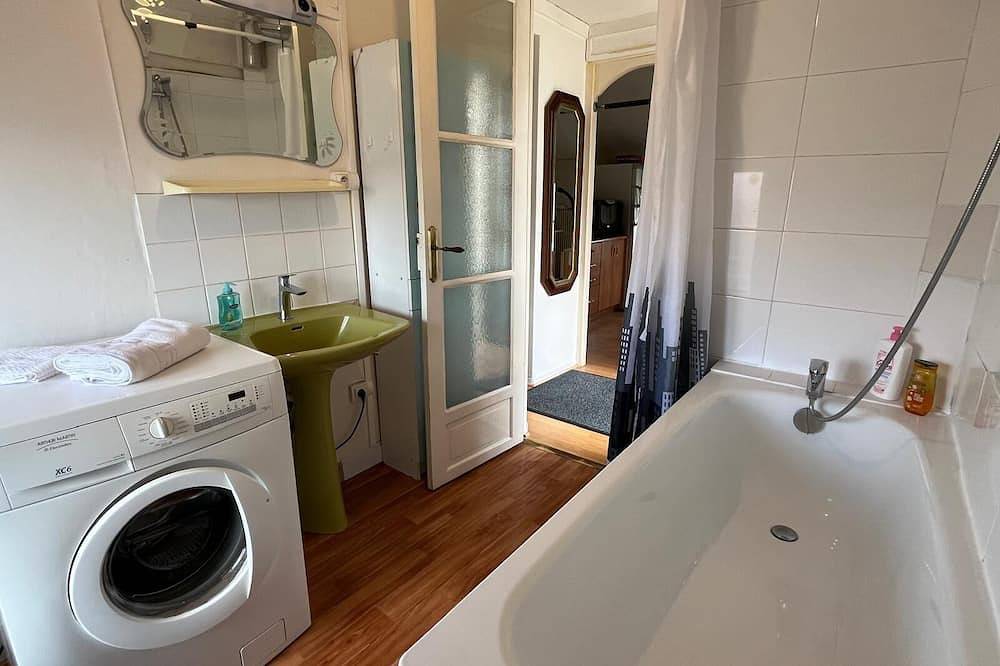 Apartamento entero, Furnished apartment Fin d'Oise - Quiet neighborhood (200m Rer A / Sncf train station) in Conflans-Sainte-Honorine, Yvelines