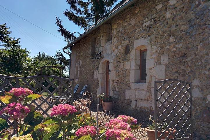 Gîte pour 6 personnes, avec Terrasse ainsi que Jardin et Piscine
