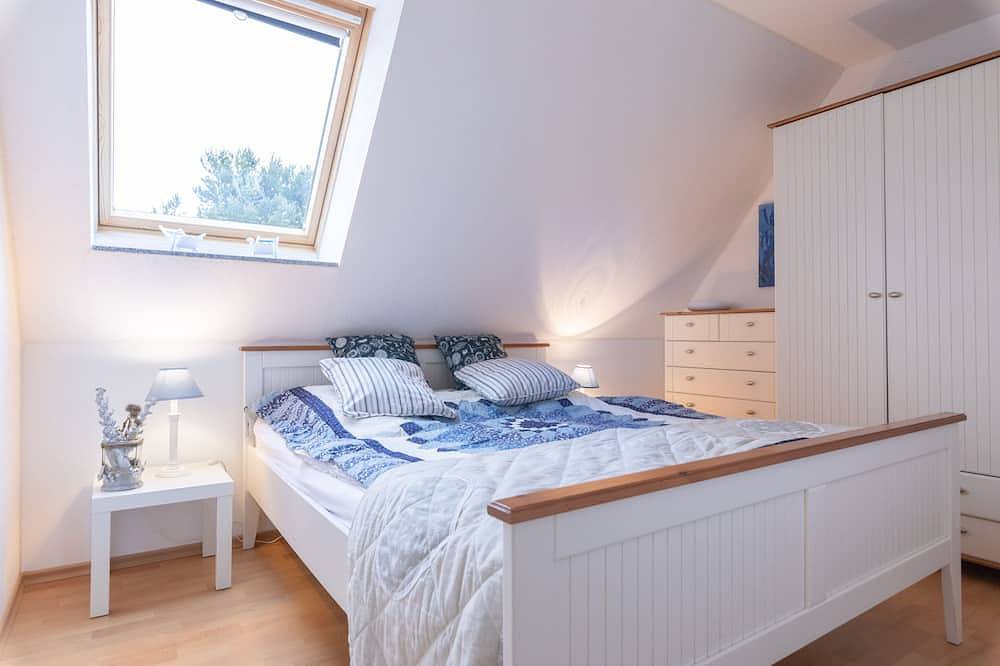 Ferienhaus am Bodden vor Fischland-Darß-Zingst Garten mit Zaun, Hunde willkommen in Pruchten, Vorpommern-Rügen