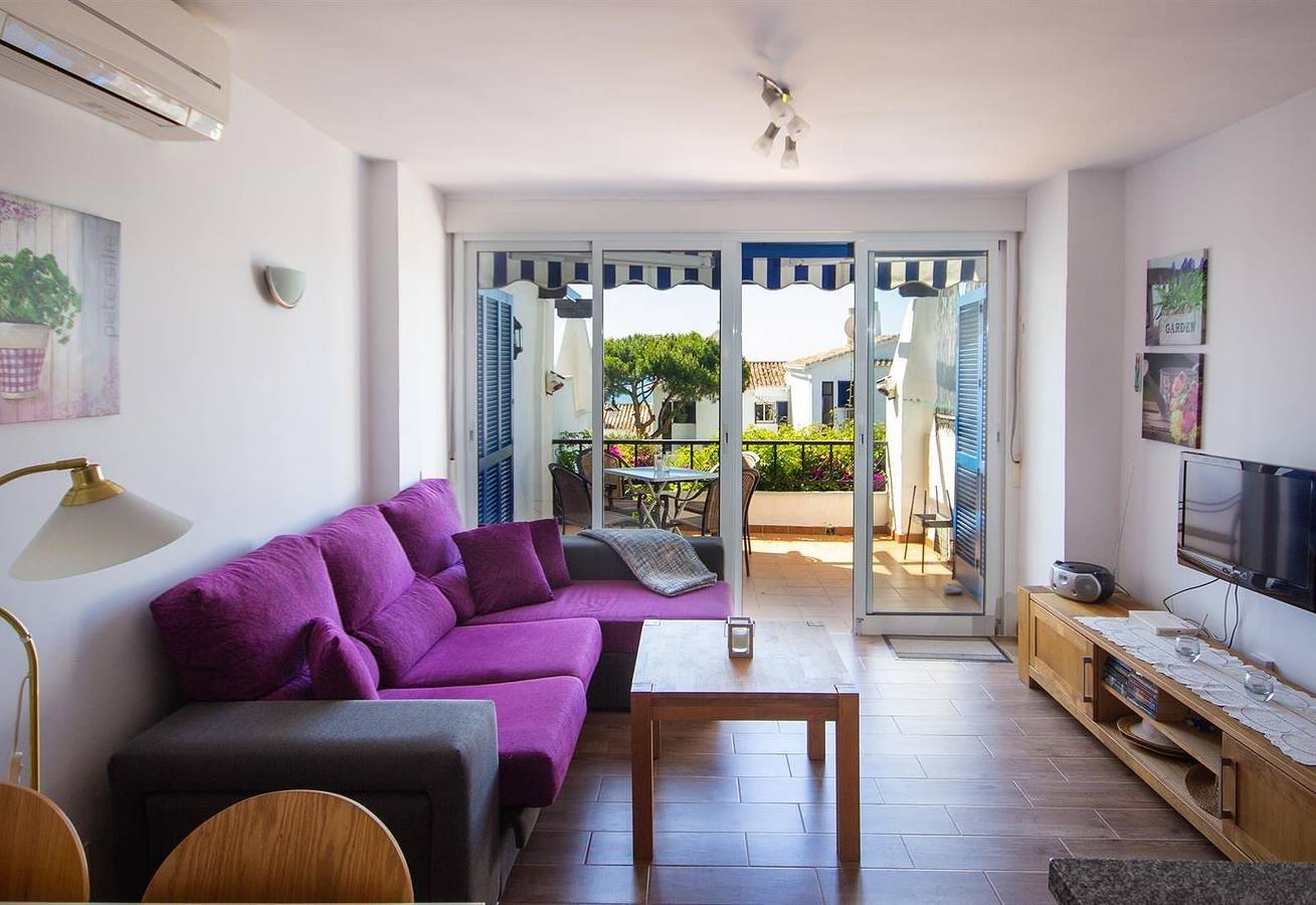 Vacation Home "Calahonda Beach Townhouse" Near Beach with Sea View, Shared Pool, A/C & Wi-Fi in Mijas Costa, Mijas