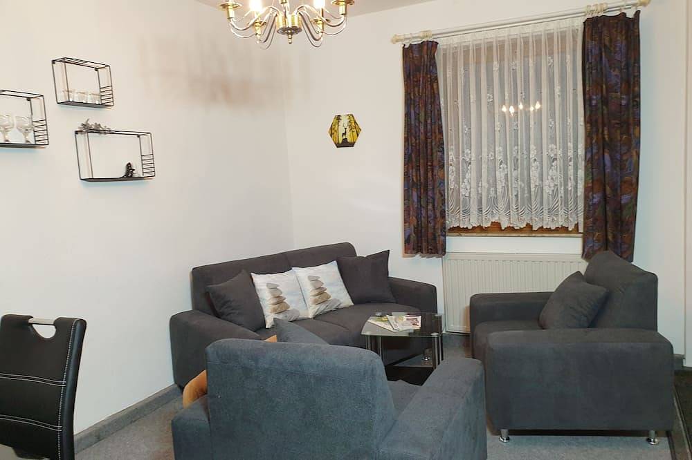 Ganze Wohnung, Siegmundsburger Haus Werraquelle hier Fewo \"Talblick\" - Familientreffen in Neuhaus am Rennweg, Rennsteig