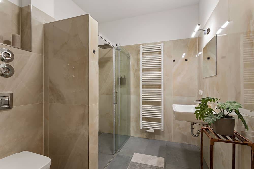 Ganze Wohnung, Mt Living - private Terasse - Whirlpool in Aschaffenburg, Spessart