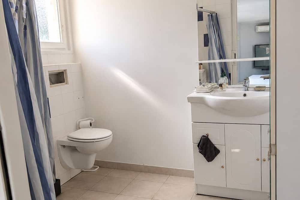 Appartement entier, Charmante Maisonnette dans une propriété privée in Bompas, Côte méditerranéenne (France)