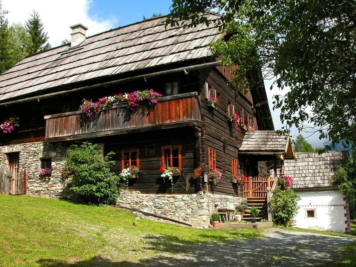Ferienhaus für 10 Personen, mit Balkon und Terrasse in Weißpriach