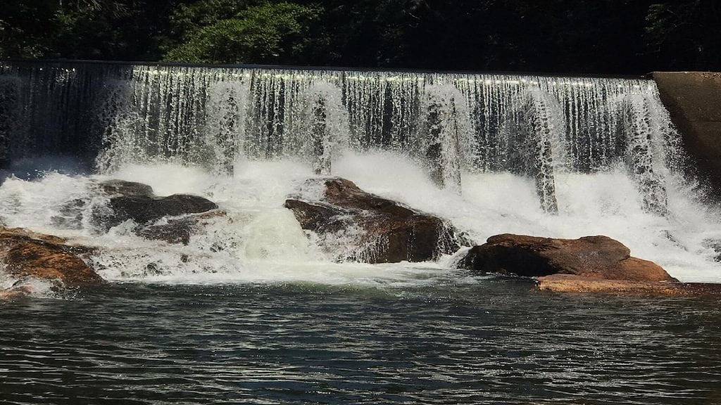 Grundstück mit 2 Häusern Beira Rio in Serra Carioca in Nova Friburgo, Rio de Janeiro (Bundesstaat)