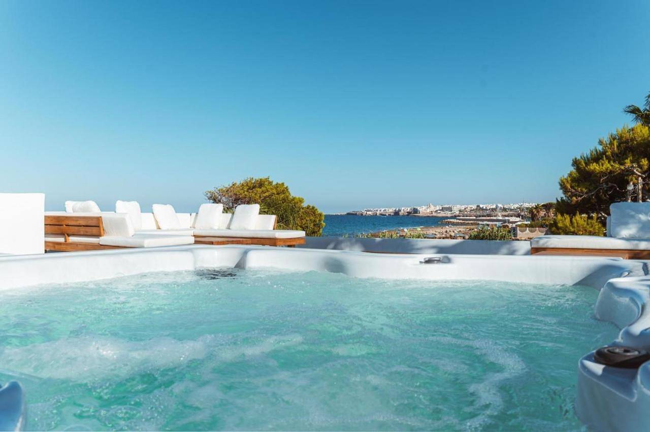 Mareluxe & Pool - Villa By The Sea in Polignano a Mare, Province de Bari