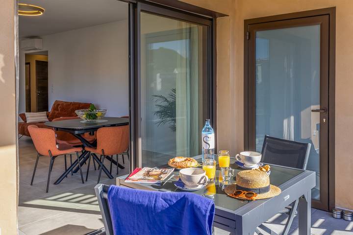 Gîte pour 2 personnes, avec balcon à L'Île-Rousse - 2