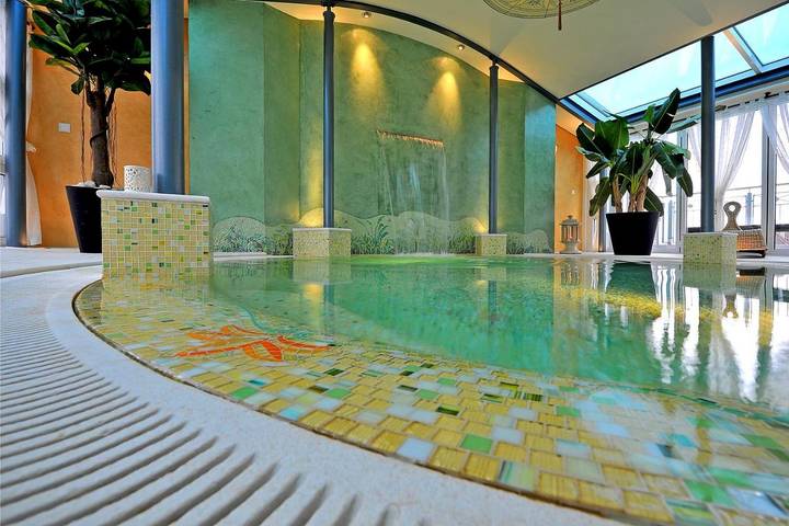 Hotel voor 2 personen, with terras and zwembad as well as sauna in Tübingen