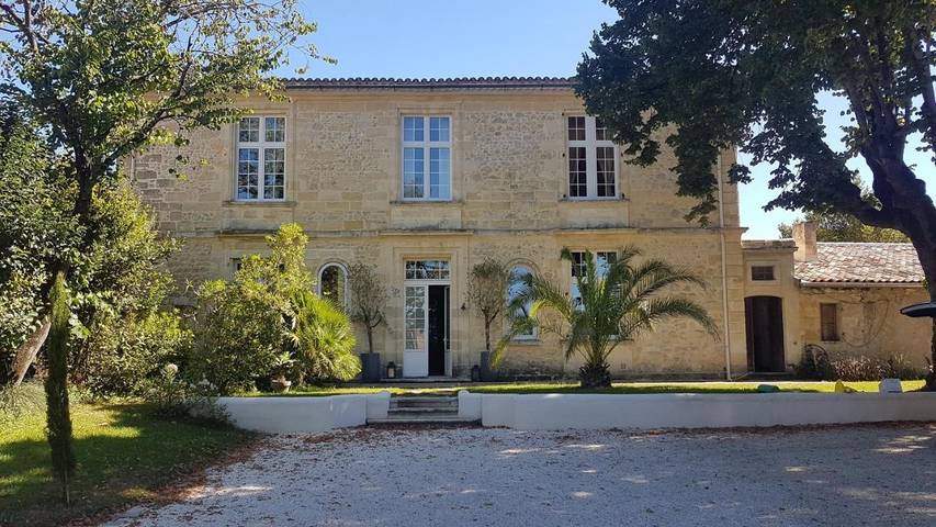 Chambre d’hôte pour 2 personnes, avec Terrasse et Jacuzzi ainsi que Jardin et Piscine à Rions