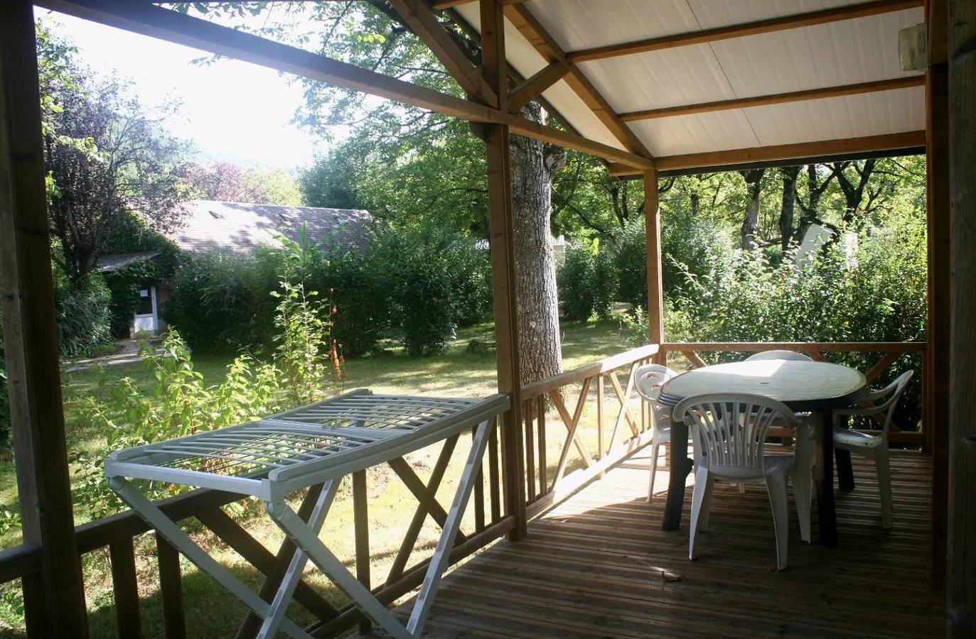 Zecamping 4* familial piscine couverte chiens acceptés chalet Tv 32m2 in Monceaux-sur-Dordogne, Tulle und Umgebung