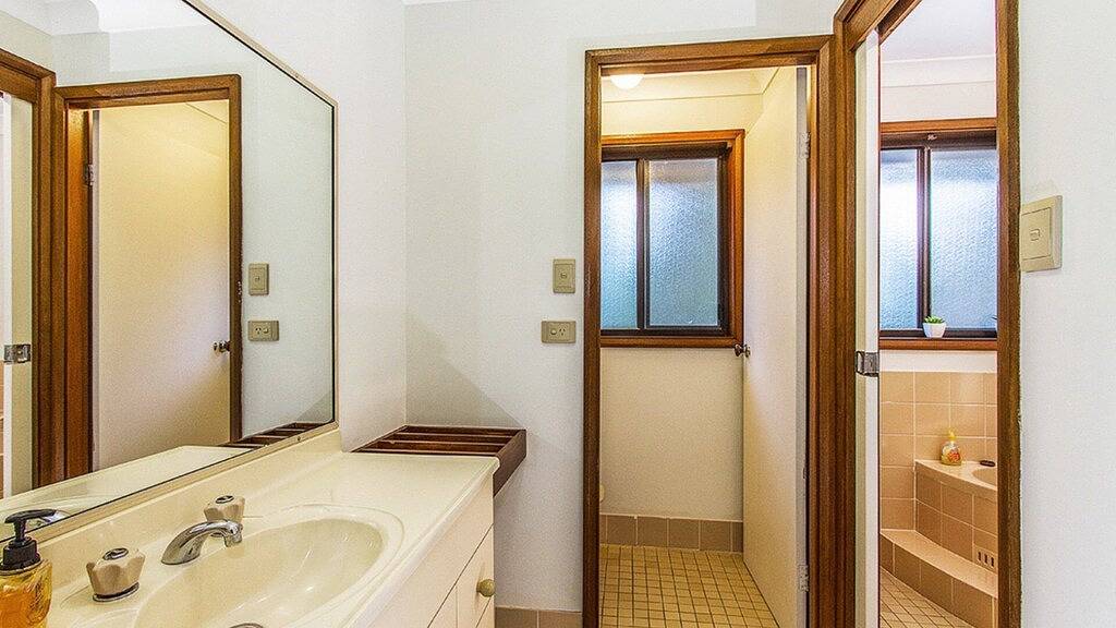 Hidden Treasure by Holidayco. in Pearl Beach, New South Wales