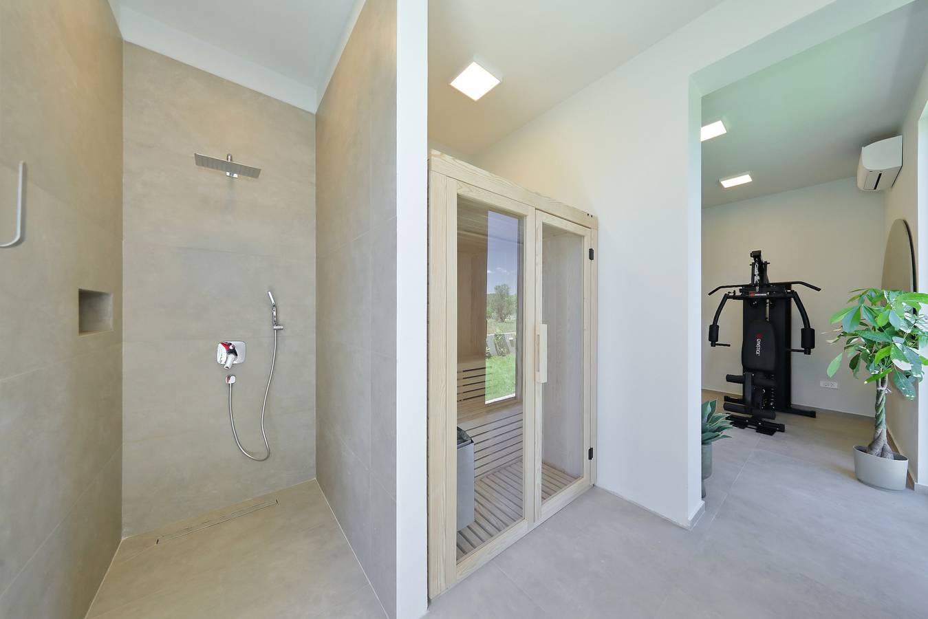 5* Luxury villa La Casa with heated pool and sauna in Bibinje, Zadar