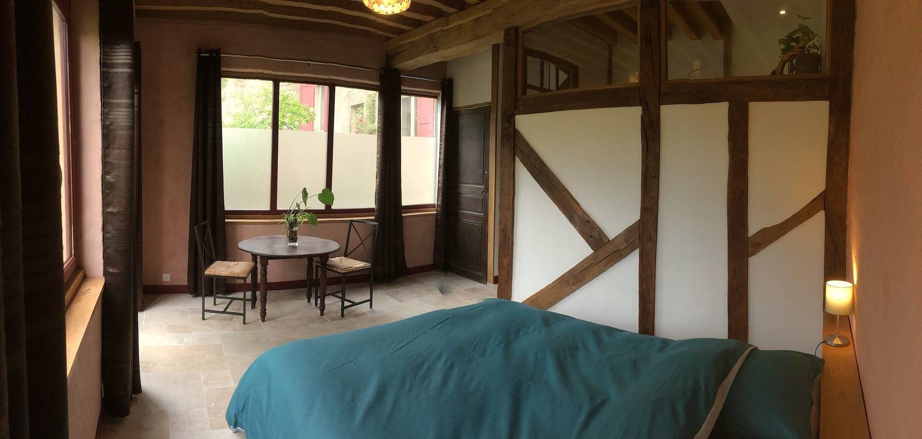 Chambres d'hôtes À L'Atelier - Chambre Jardin in Vézelay, Parc naturel régional du Morvan