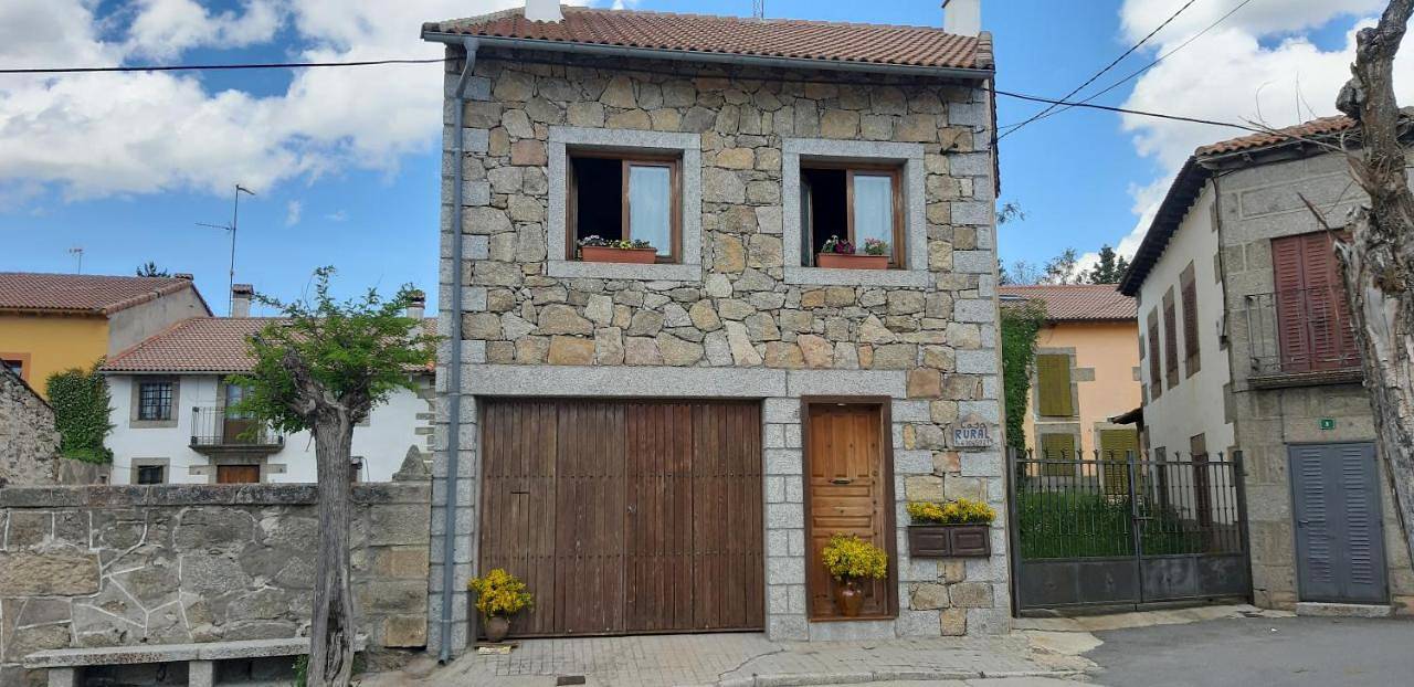 Three-Bedroom Townhouse in Navarredonda de Gredos, Provincia de Ávila