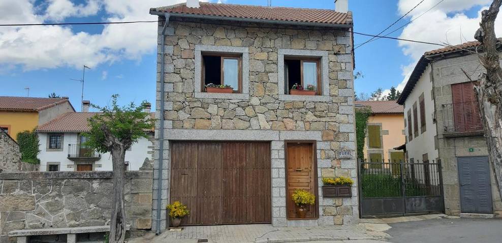 Casa rural para 6 personas, con jardín, Se admiten mascotas en Navarredonda de Gredos - 4