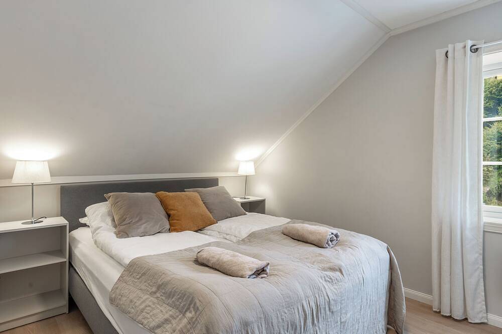 House with 4 Bedrooms – Near Arendal City with Private Parking for 1 car in Arendal