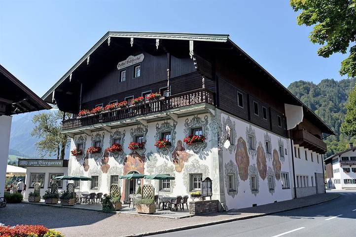 Hôtel pour 2 personnes, avec jardin et piscine ainsi que vue sur le lac et sauna, adapté aux familles