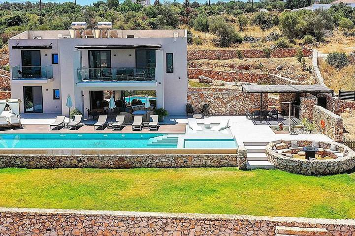 Ferienhaus für 13 Personen, mit Garten und Whirlpool