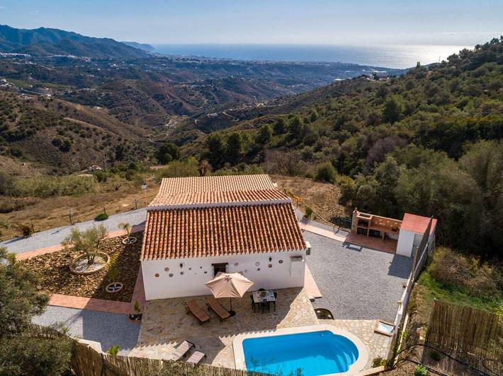 Villa for 6 people, with pool and garden as well as ocean view in Costa del Sol