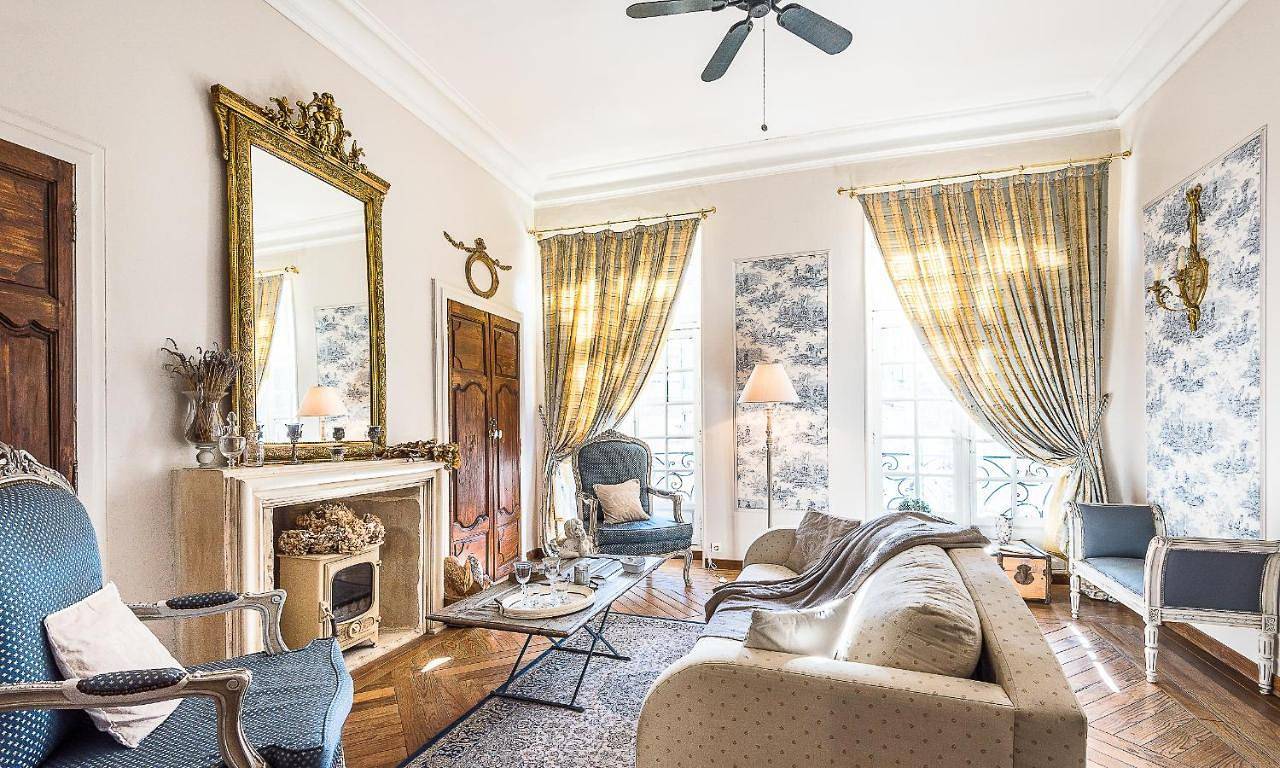 Standard Suite in Pézenas, Côte méditerranéenne (France)