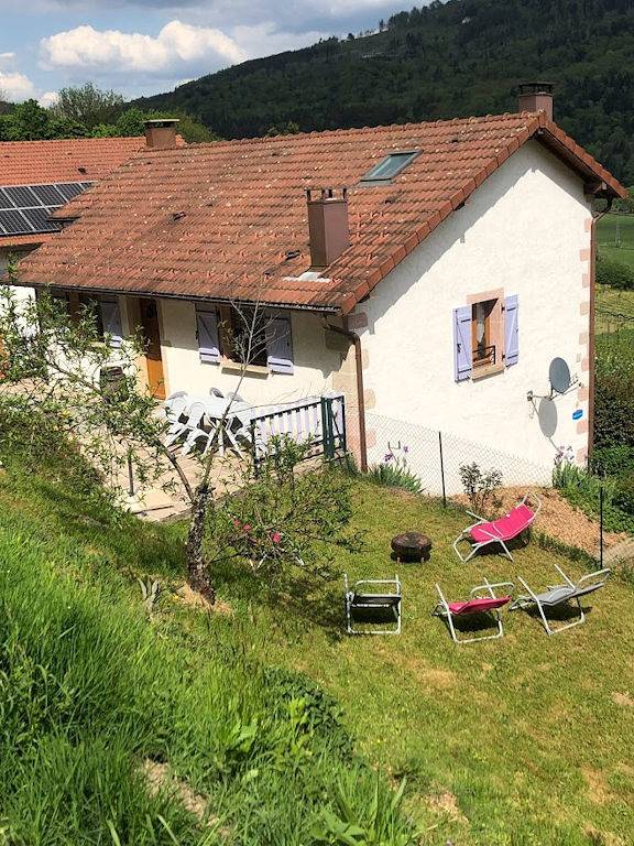 Gîte "Les Azalées" avec vue sur les montagnes in Rupt-sur-Moselle, Région d'Épinal
