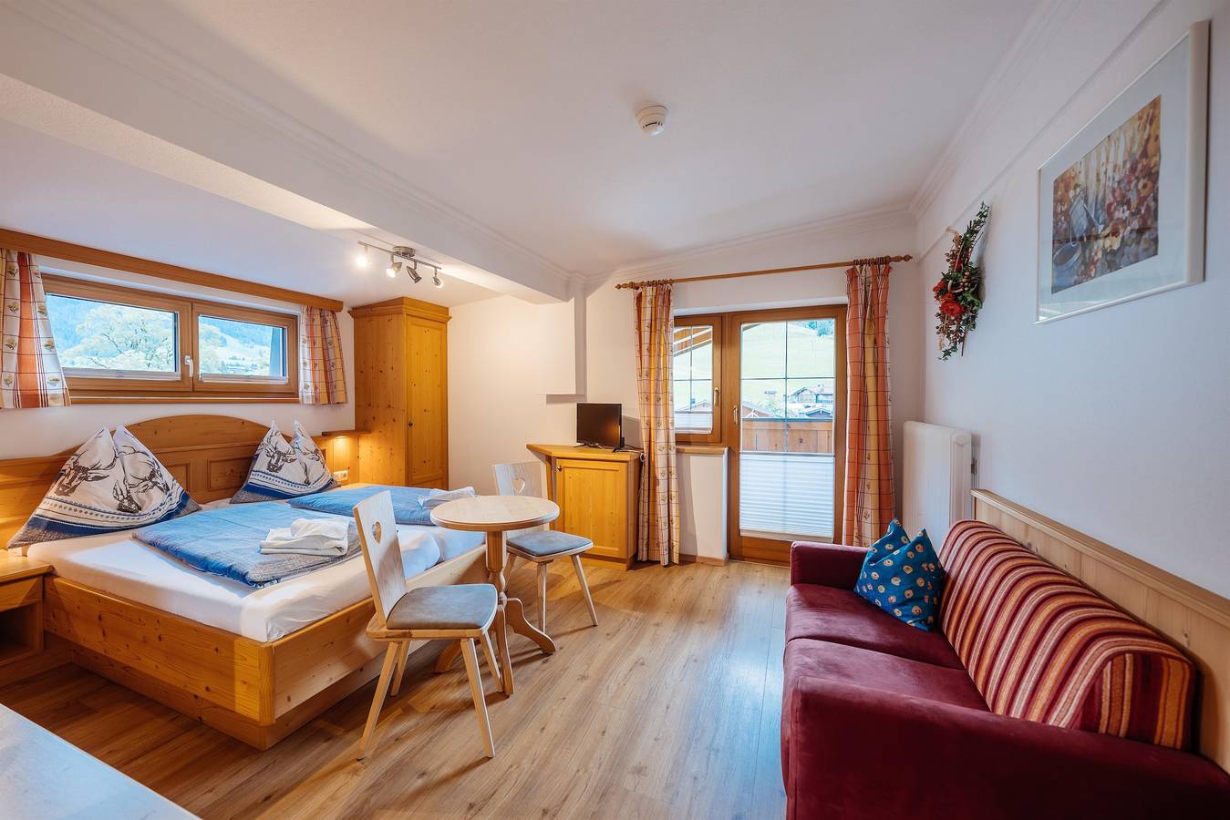 Ganze Ferienwohnung, Doppelzimmer mit Dusche, Wc in Maria Alm am Steinernen Meer, Maria Alm