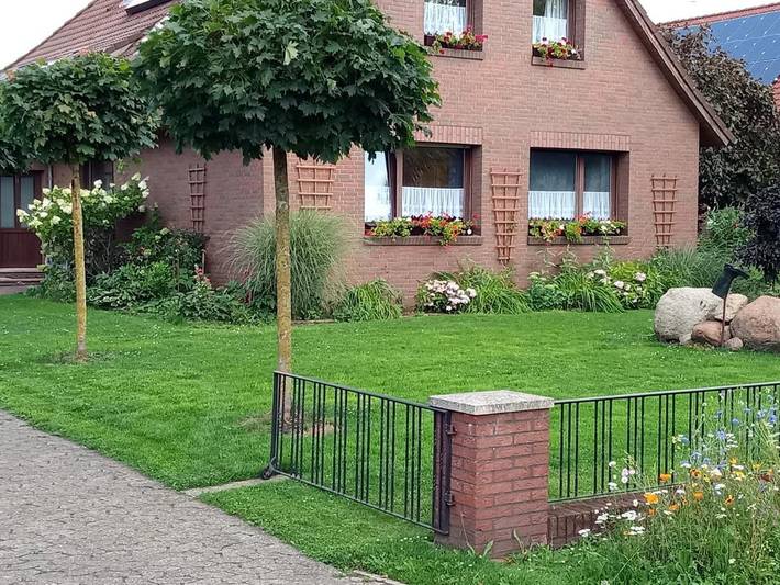 Ferienwohnung für 3 Personen, mit Terrasse und Garten sowie Ausblick in Detern - 2
