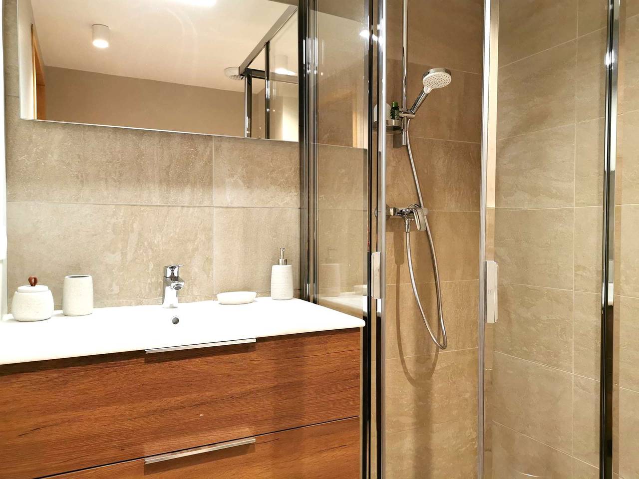 Entire holiday apartment, La Charmette / Le Logis de Valmo - Beautiful, charming and -room apartment in Les Avanchers-Valmorel, Le Grand Domaine