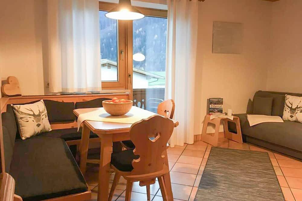 Ganze Wohnung, Landhaus Linden Appartement Johanna, Fewo in bester Lage in Uderns in Tuxer Alpen, Uderns
