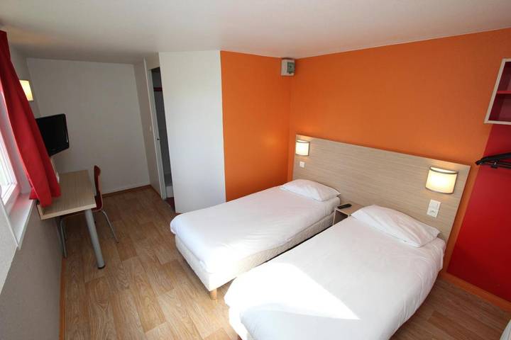 Hôtel pour 3 personnes, avec terrasse à Talange - 2