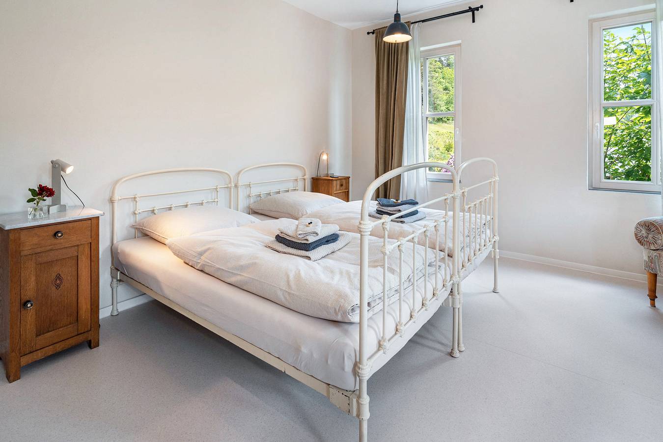 Ganze Wohnung, Ferienwohnung 'Klassenzimmer' mit Bergblick, Gemeinschaftsterrasse und Wi-Fi in Enzklösterle, Nordschwarzwald