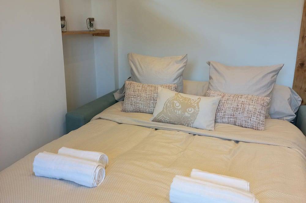 Entire apartment, Appartement Les Géraniums in Remiremont, Épinal region