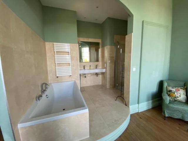 Location de vacances pour 19 personnes, avec balcon ainsi que piscine et vue à Lauzun - 4