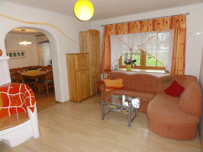 Biohof Weißensteiner - Schöne Ferienwohnung mit 2 getrennten Schlafzimmern in Kirchberg am Walde, Waldviertel