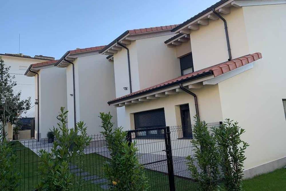 Apartamento entero, Adosado-Duplex Marea Baja 2 zona de playa y montañ in Poo de Llanes, Llanes