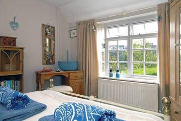Cottage for 4 People in Fishguard, Pembrokeshire, Photo 2