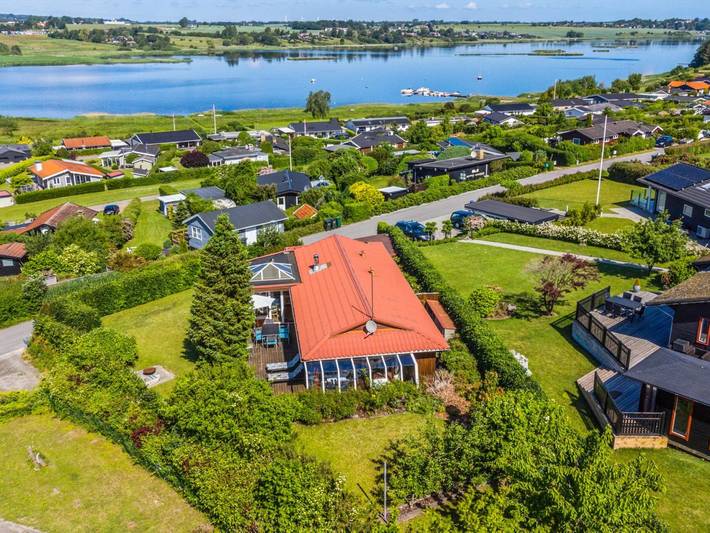 Ferieudlejning for 7 personer, med Terrasse i Roskilde