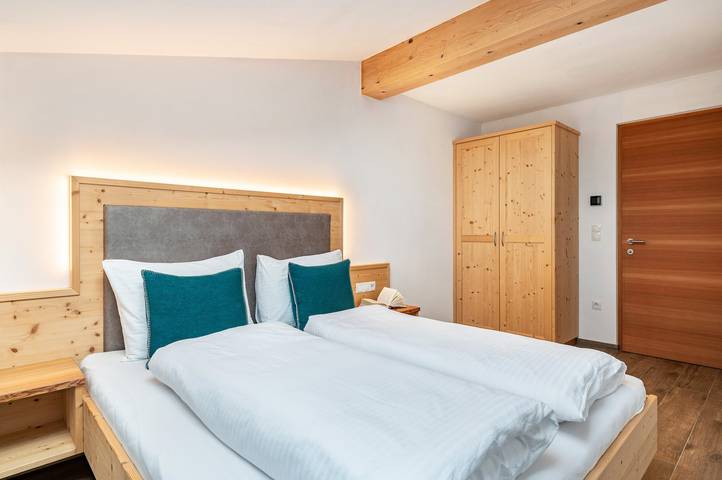 Hel lägenhet, Apartment "Reiterhof Flora" with Mountain View, Private Garden & Wi-Fi in San Genesio Atesino, Sarntal Alperne