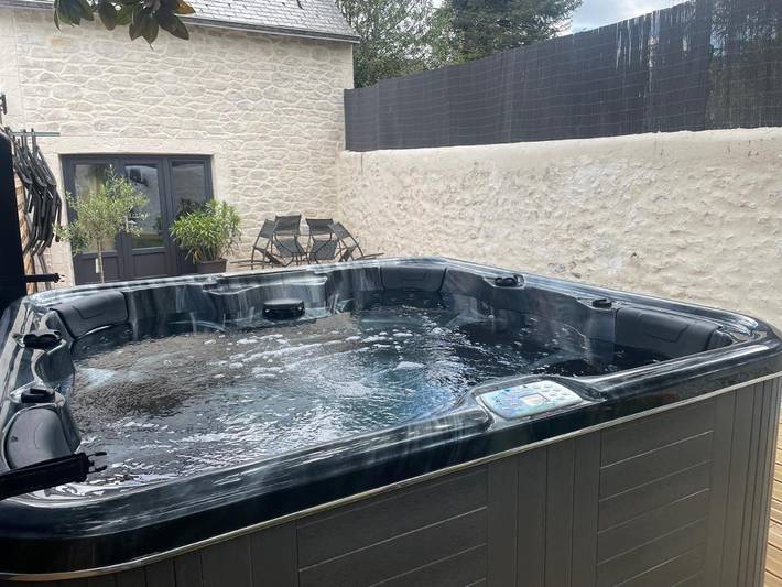 Location de vacances pour 4 personnes, avec terrasse ainsi que jacuzzi et jardin à Vineuil - 4