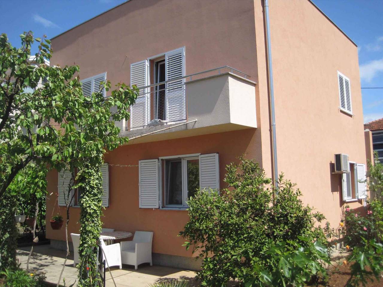 Ganze Ferienwohnung, Ferienwohnung im Erdgeschoss  in Zadar Stadt, Zadar (Kommun)