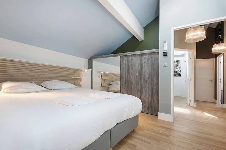 Town house with garden and parking in Lyon, Lyon region
