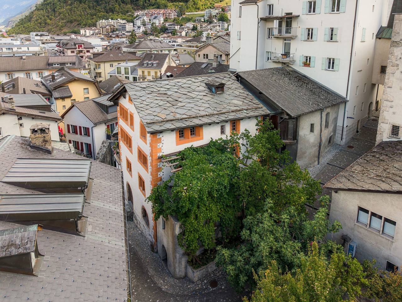 Entire holiday apartment, Holiday flat from the 16th century in Visp, Wallisian Alps