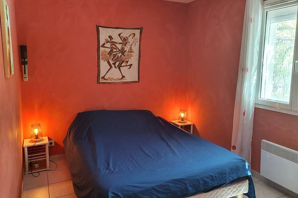 Quiet villa, sleeps 6, private pool in Viviers, Privas