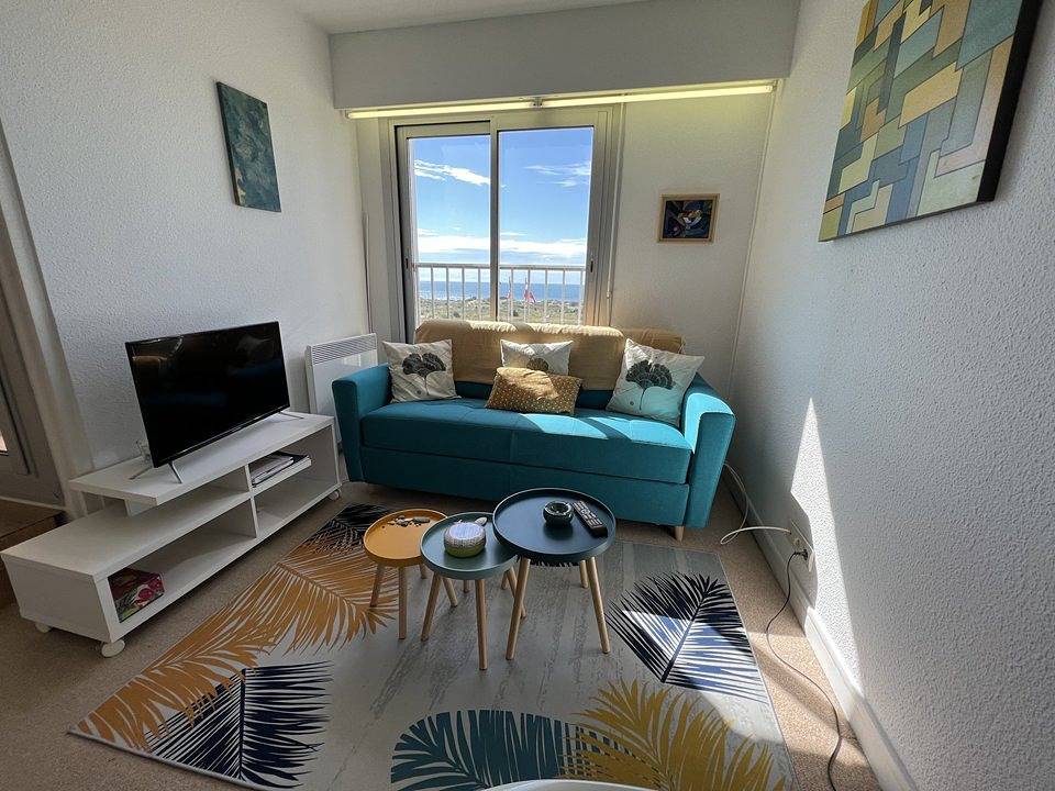 Entire holiday apartment, Apartment completely renovated and tastefully decorated in Soulac-sur-Mer, Lesparre-Médoc region