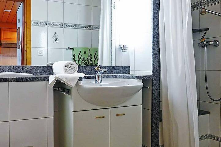 Gîte pour 2 personnes, avec piscine ainsi que balcon et sauna à Bivio - 3