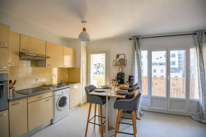 Gîte pour 4 personnes, avec balcon, adapté aux familles dans Le Vieux Port (Marseille) - 4